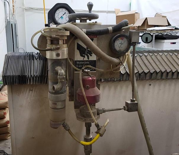 Used 2001 FLOW WATER 2'x4' CNC Waterjet Cutting System and 30HP Baldor Pump
