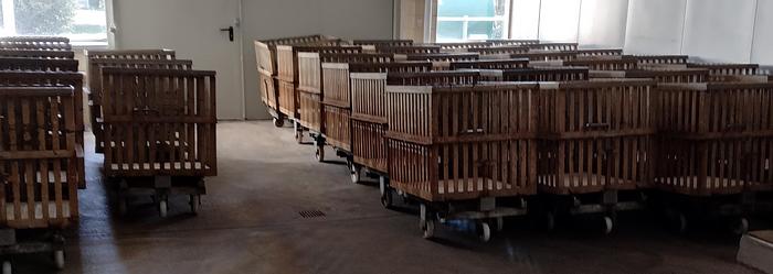 Gebraucht ca. 40 Stück Autoklavenkäfige mit Untergestell