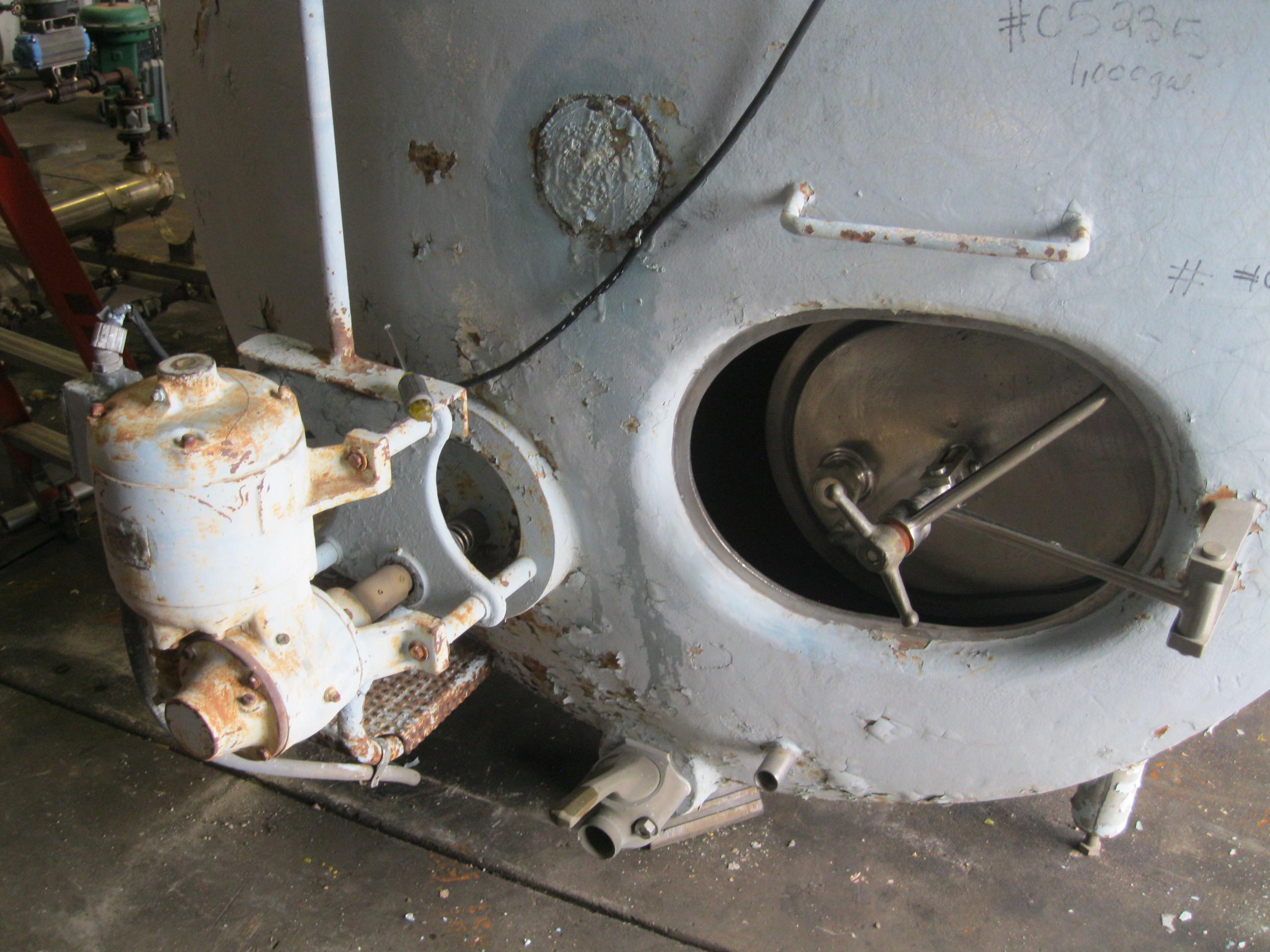 Usado 1000 GALLON BULK TANK WITH JACKET