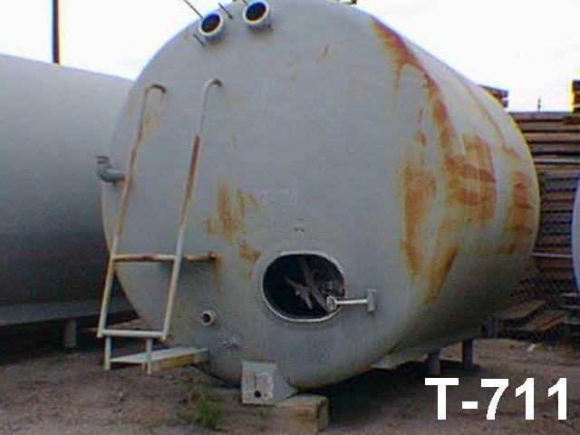 Used 3000 GALLON STORAGE TANK.  DAMROW