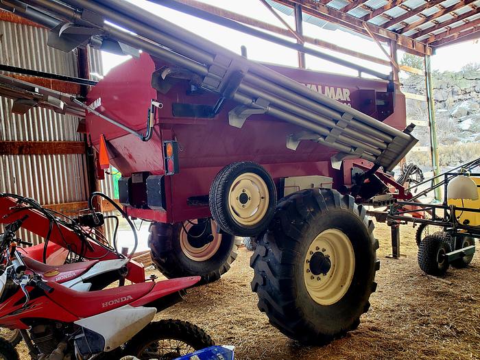 Used 2011 Valmar AirFlo 6600 Fertilizer Applicator