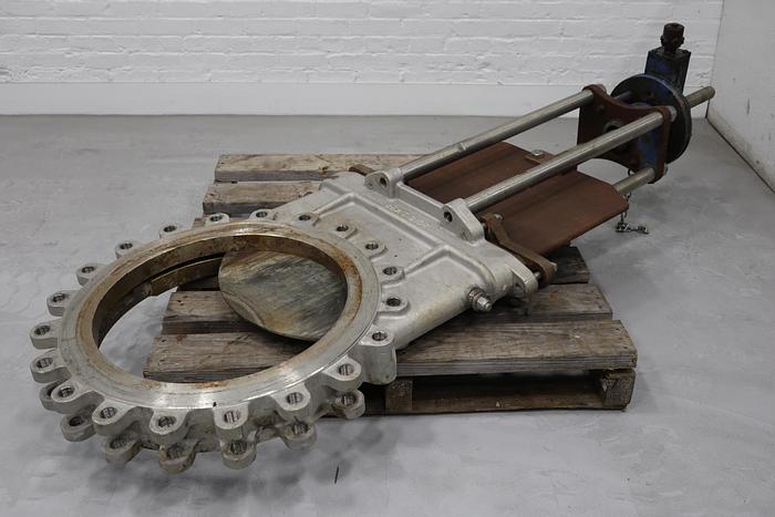 Used True Line 24" Hand Operated Knife Gate Valve #44041