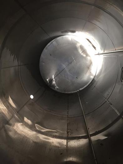 Begagnad 40 m3 rostfri upprättstående tank. såld