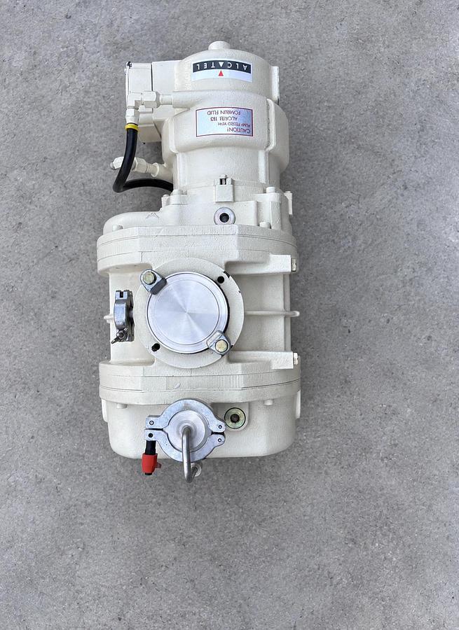 Used ALCATEL R 301 W Roots Vacuum Booster Pump