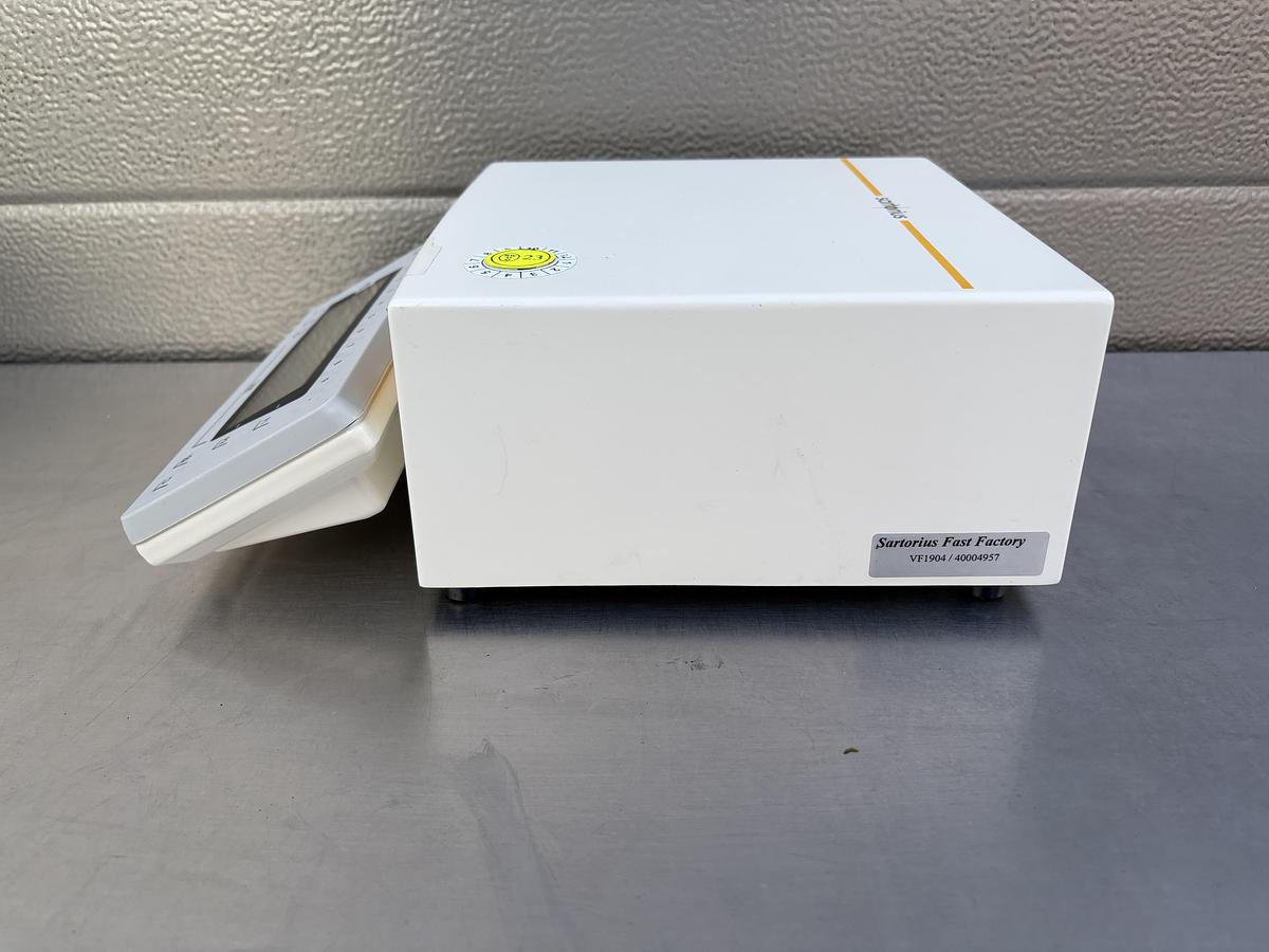 Used Sartorius CC6 Mass Comparator 6g 0.0001mg 0.1µg E2 F1 Metrology Balance , glass draft shield missing !!