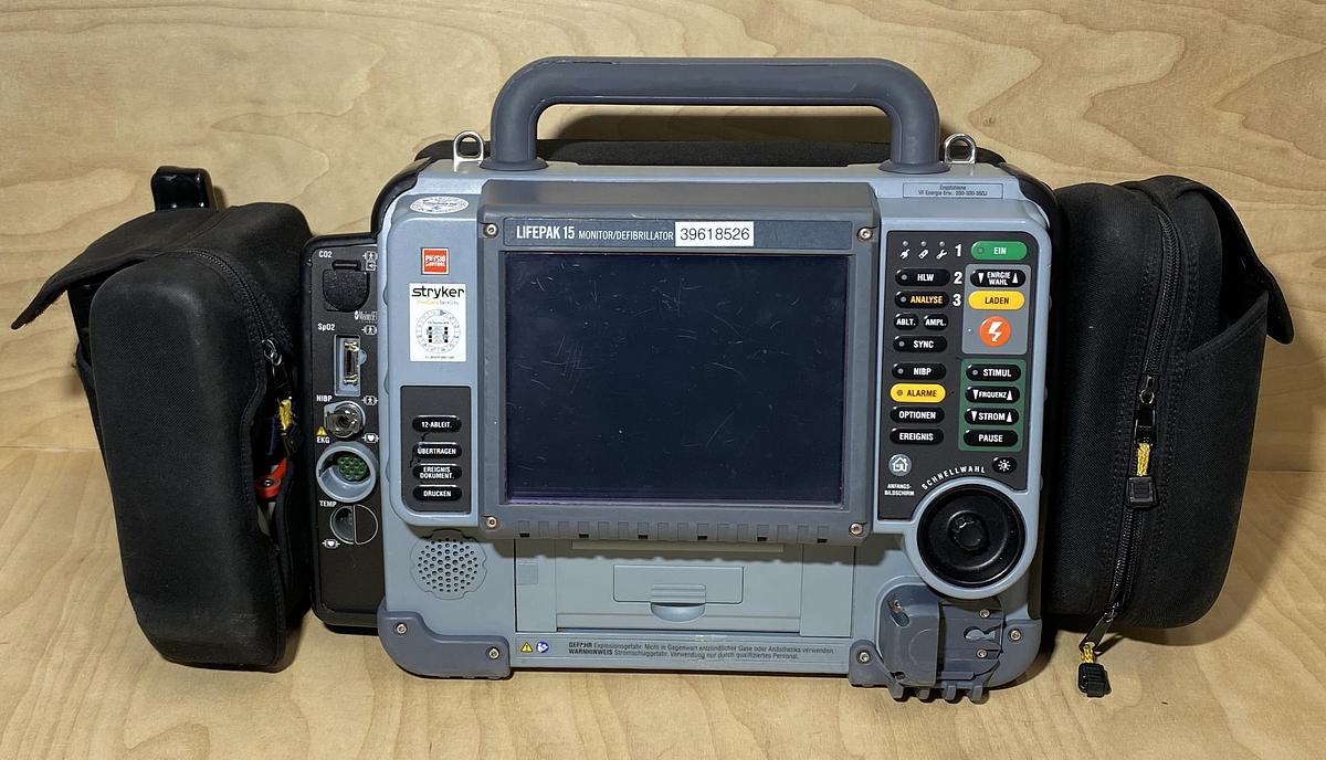 Used Stryker Lifepak 15 with many Accessories , Physio Control , defibrillator