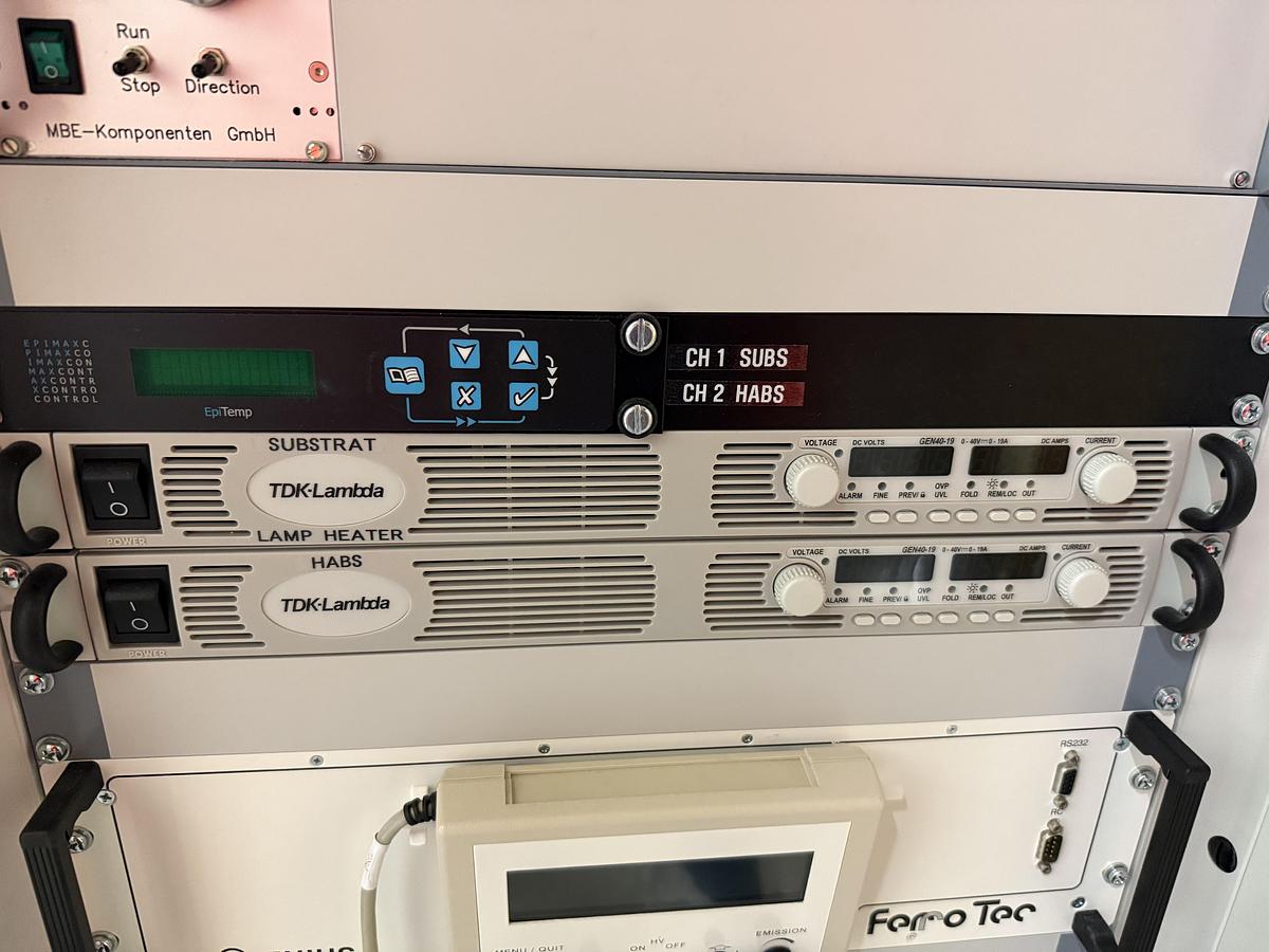Used Scienta Omicron / MBE-Komponenten UHV MBE Multiprobe E-Beam Evaporation System – EBVM200, GENIUS, HABS, SH150, StarCell, TMU201