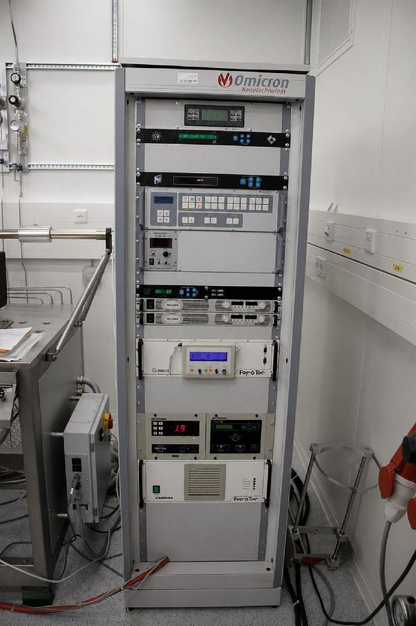 Used Scienta Omicron , Omicron Nanotechnologie UHV MBE Multiprobe System EBVM 200