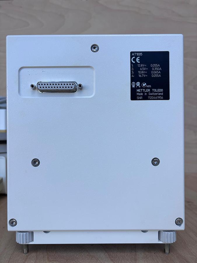 Used Mettler Toledo AT1005 Mass Comparator 1109 g 0.01 mg , Defective