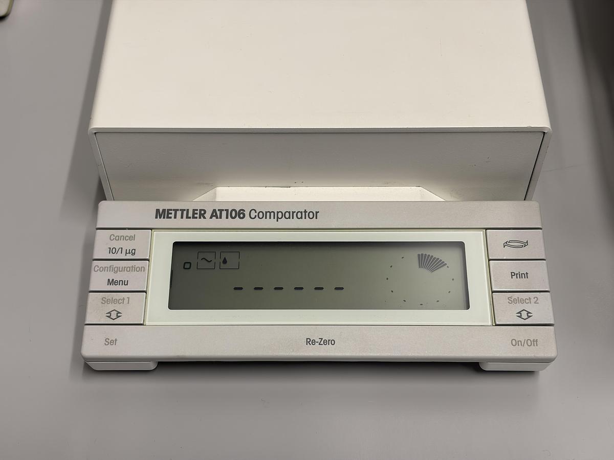 Used Mettler Toledo AT106 Mass Comparator / Precision Microbalance – 111 g / 1 µg