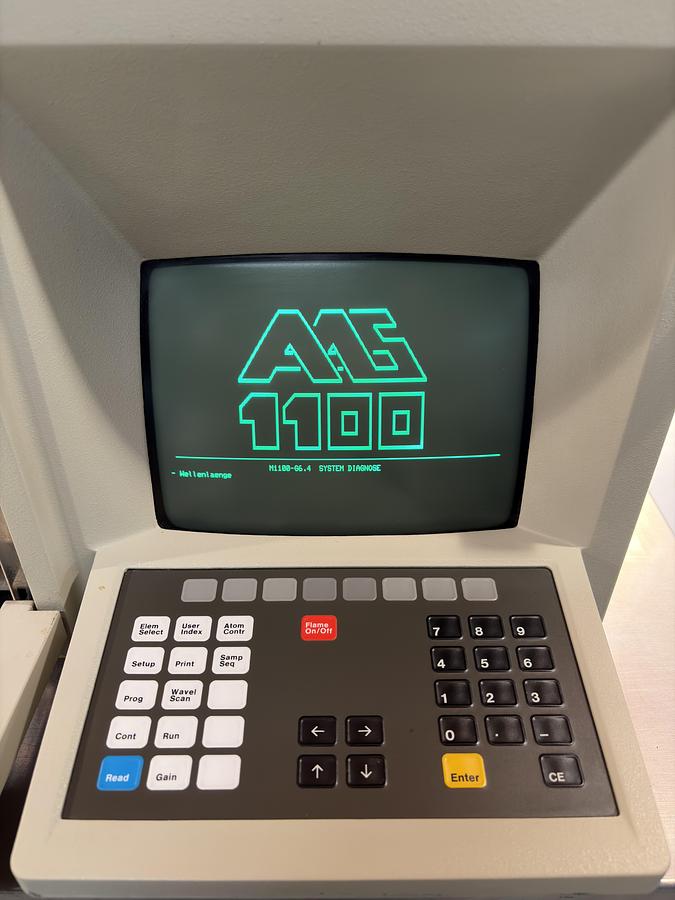 Used 2x SET Perkin-Elmer 1100 HPLC System with Autosampler and Accessories