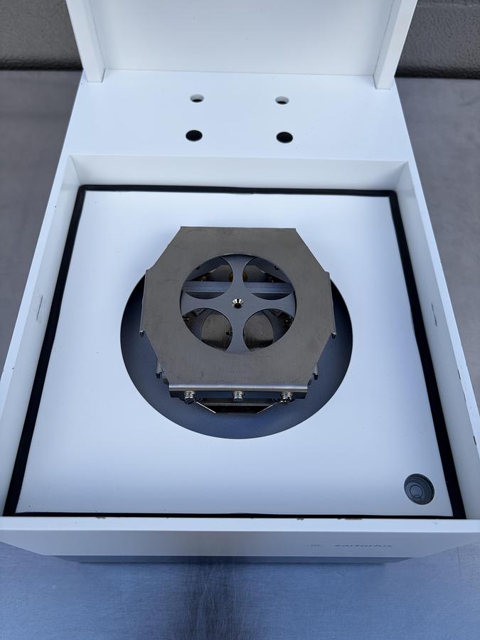 Used Sartorius CC20000 Mass Comparator 20.05kg x 1mg E2 Metrology Balance Tested