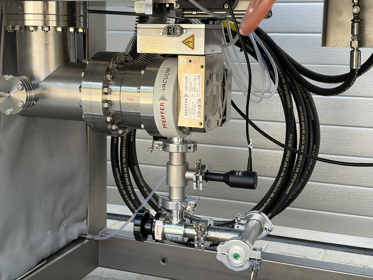 Used Scienta Omicron / MBE-Komponenten UHV MBE Multiprobe E-Beam Evaporation System – EBVM200, GENIUS, HABS, SH150, StarCell, TMU201