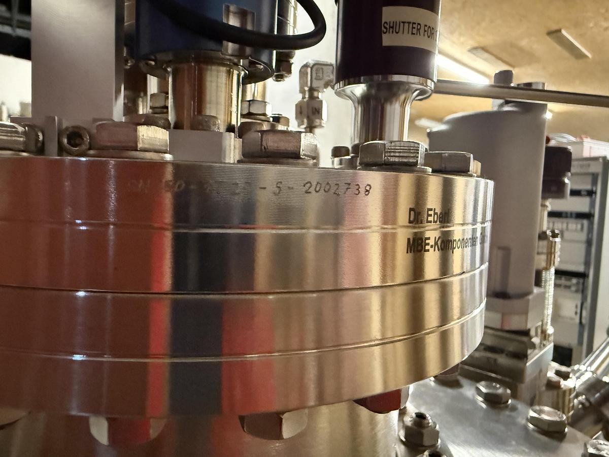 Used Scienta Omicron / MBE-Komponenten UHV MBE Multiprobe E-Beam Evaporation System – EBVM200, GENIUS, HABS, SH150, StarCell, TMU201