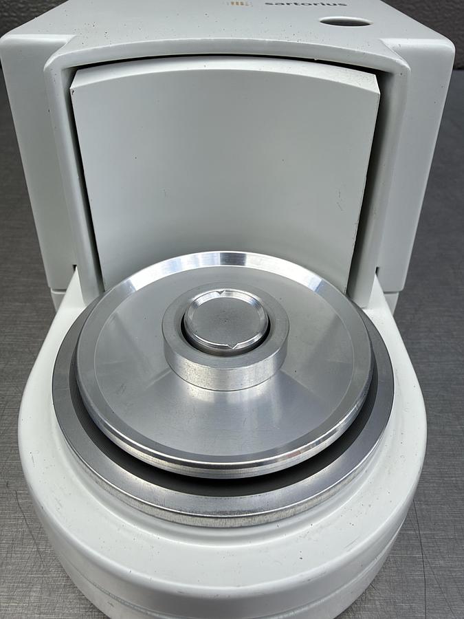 Used Sartorius CC6 Mass Comparator 6.1g 0.0001mg 0.1µg E2 Complete Tested