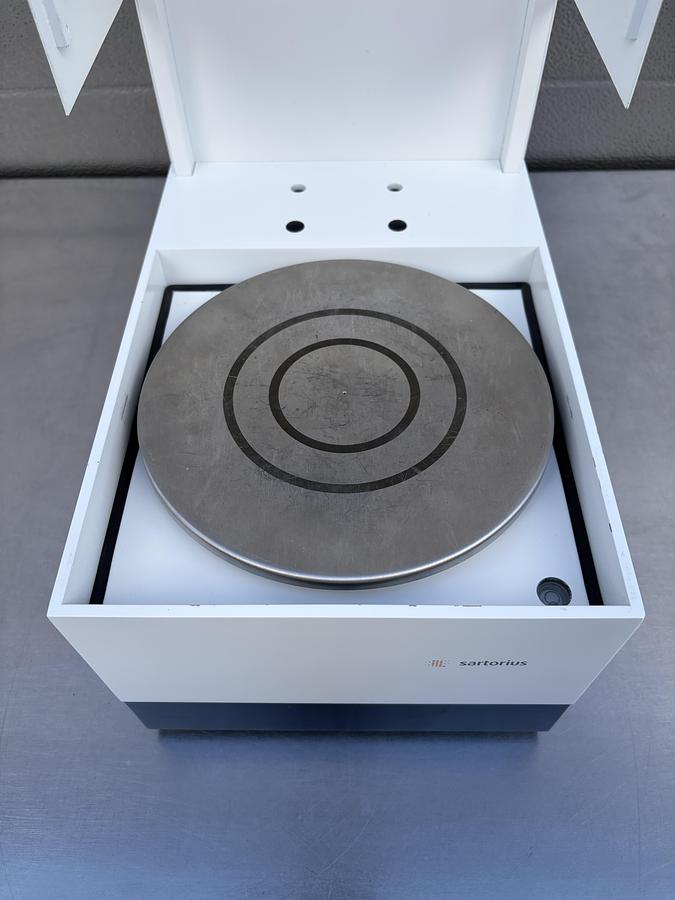Used Sartorius CC20000 Mass Comparator 20.05kg x 1mg E2 Metrology Balance Tested