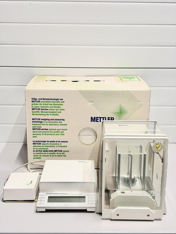 Used Mettler Toledo AT106 Mass Comparator / Precision Microbalance – 111 g / 1 µg