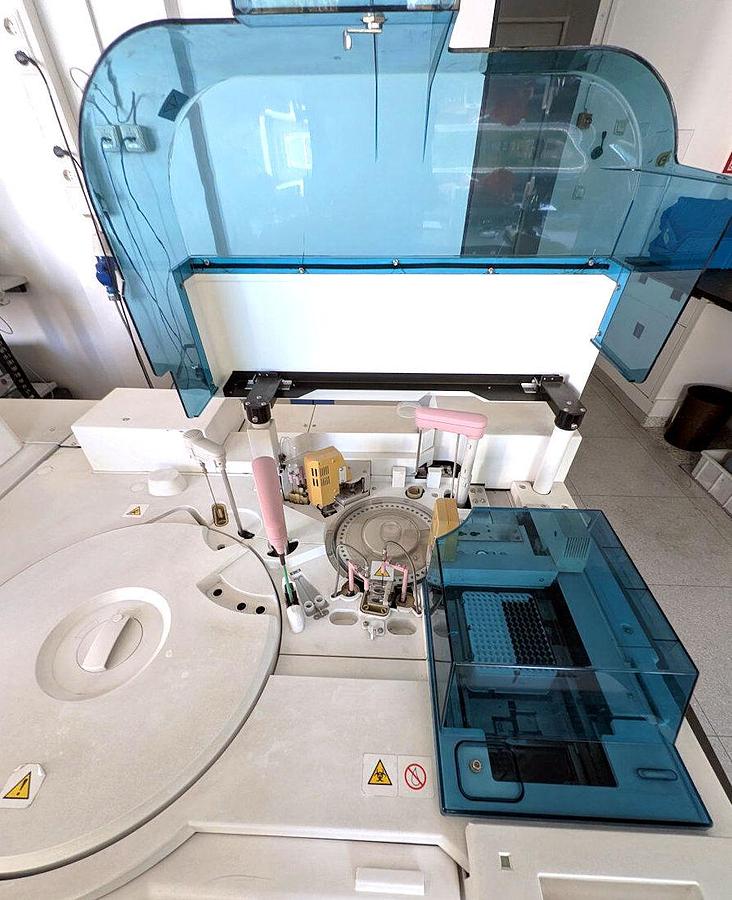 Used Roche Cobas 6000 with c501 + e601 Modules and ELGA MEDICA Pro Purification System