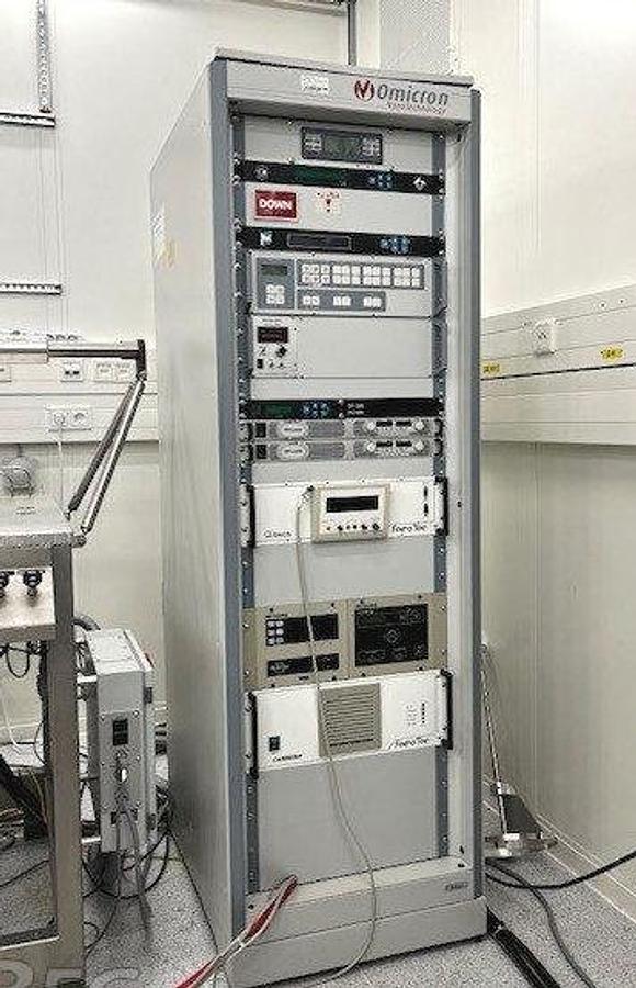 Used Scienta Omicron ,  Omicron Nanotechnologie UHV MBE Multiprobe System EBVM 200