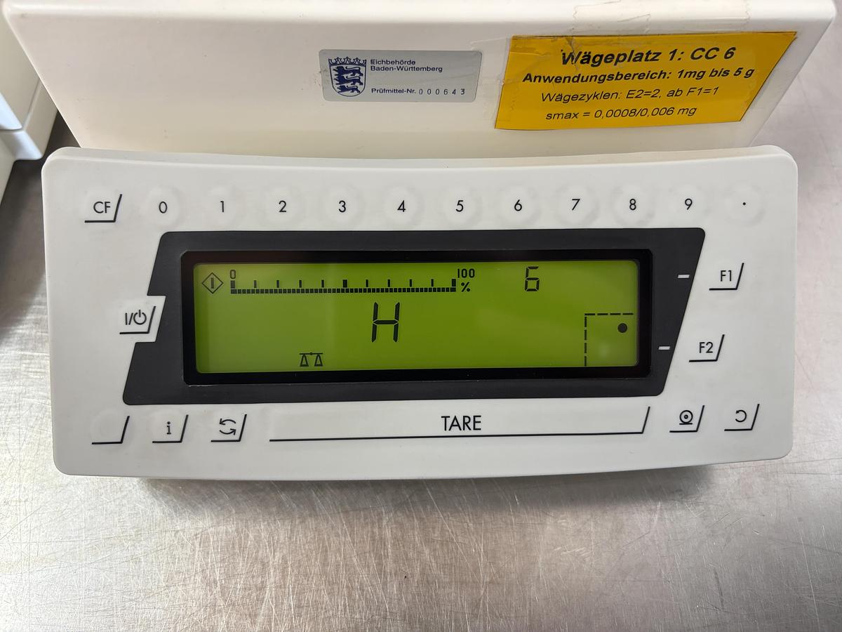 Used Sartorius CC6 Mass Comparator 6g 0.0001mg 0.1µg E2 F1 Metrology Balance , glass draft shield missing !!