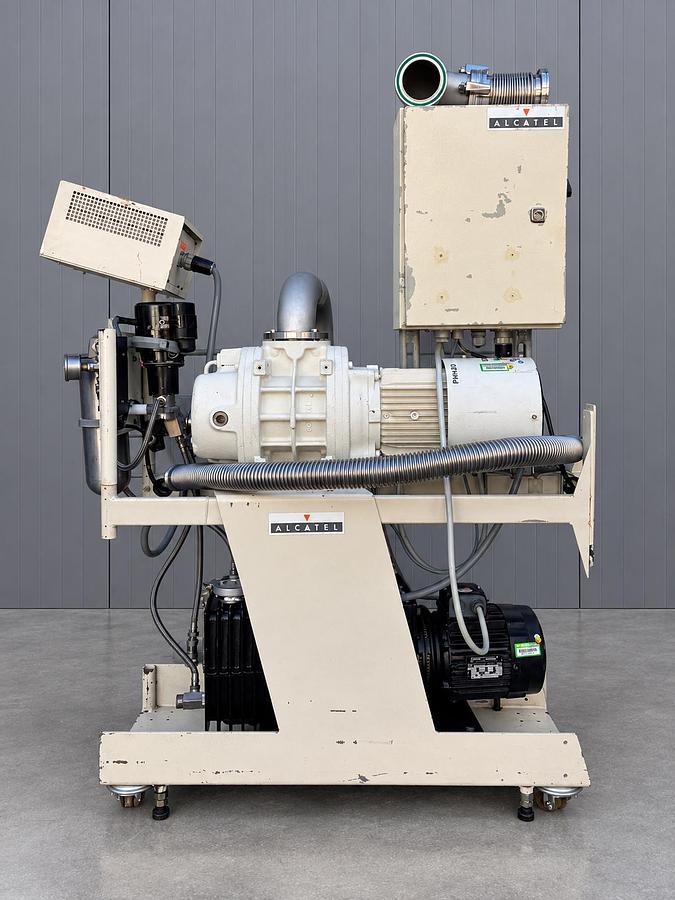 Used STS 310PC Dual-Frequency PECVD Plasma Deposition System + Leybold Sogevac + PC