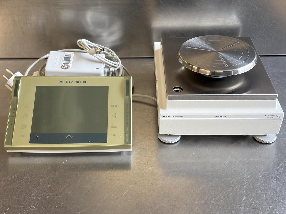 Used METTLER TOLEDO XP10003S Mass Comparator 10.1kg / 1mg High Precision TESTED
