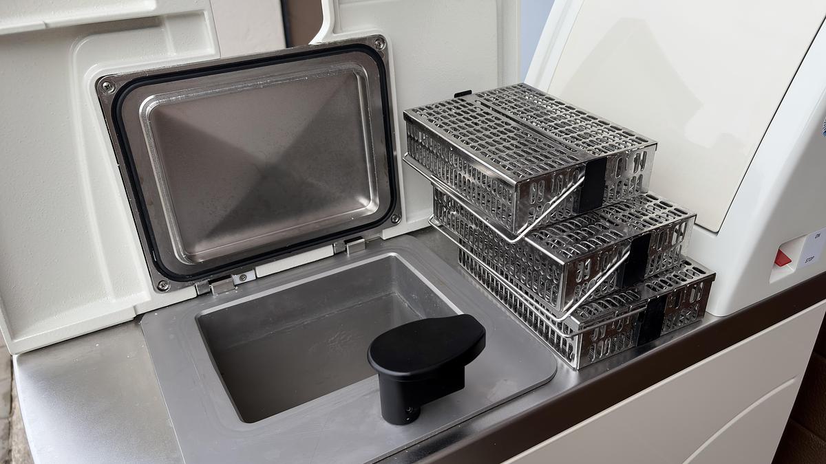 Used Leica ASP 300S Tissue Processor