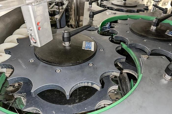 Used Krones Prontomatic Labeler for glass bottles