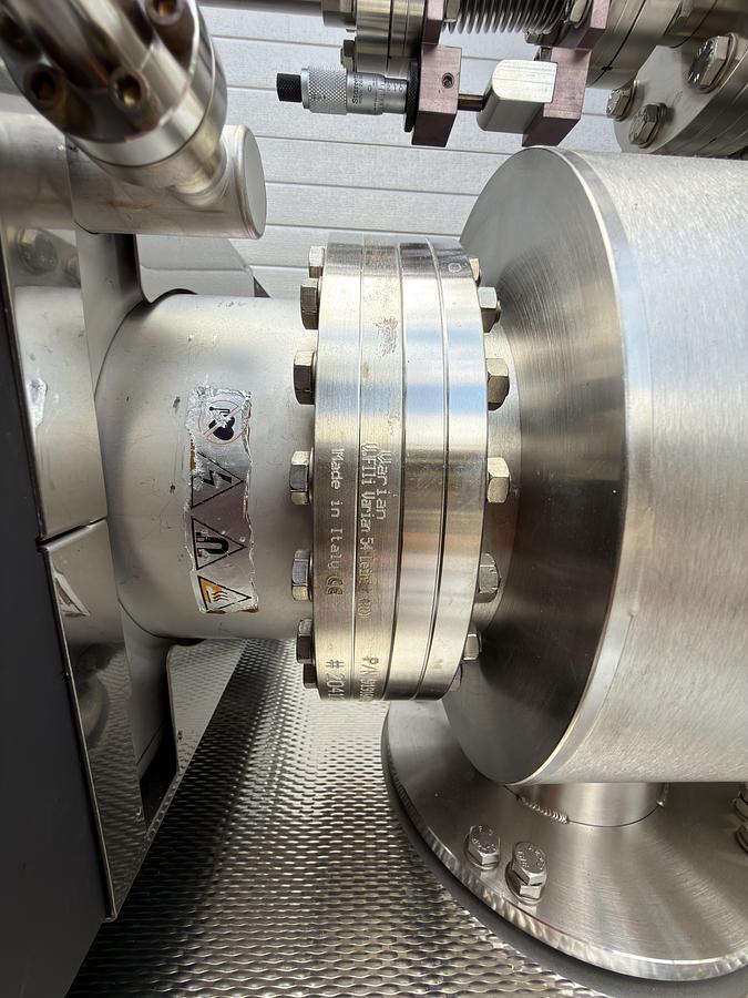 Used Scienta Omicron / MBE-Komponenten UHV MBE Multiprobe E-Beam Evaporation System – EBVM200, GENIUS, HABS, SH150, StarCell, TMU201