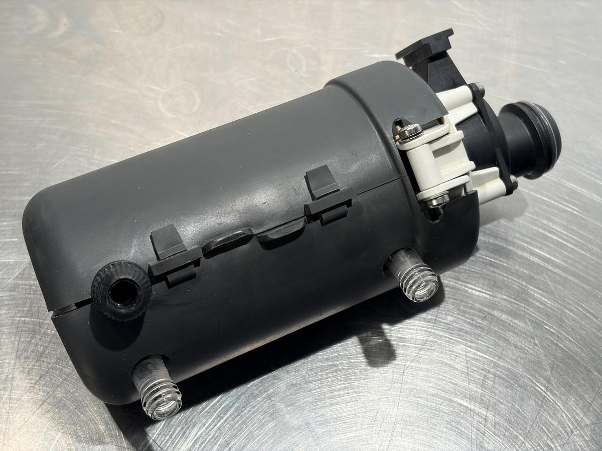 Used BUCHI R-300 EL Rotavapor V-300 Vacuum , F-305 Chiller I-300 Pro , 2023/24 Year !!