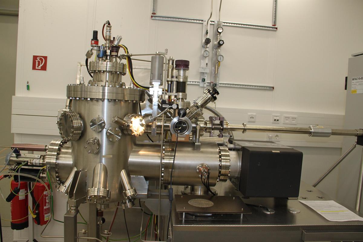 Used Scienta Omicron , Omicron Nanotechnologie UHV MBE Multiprobe System EBVM 200