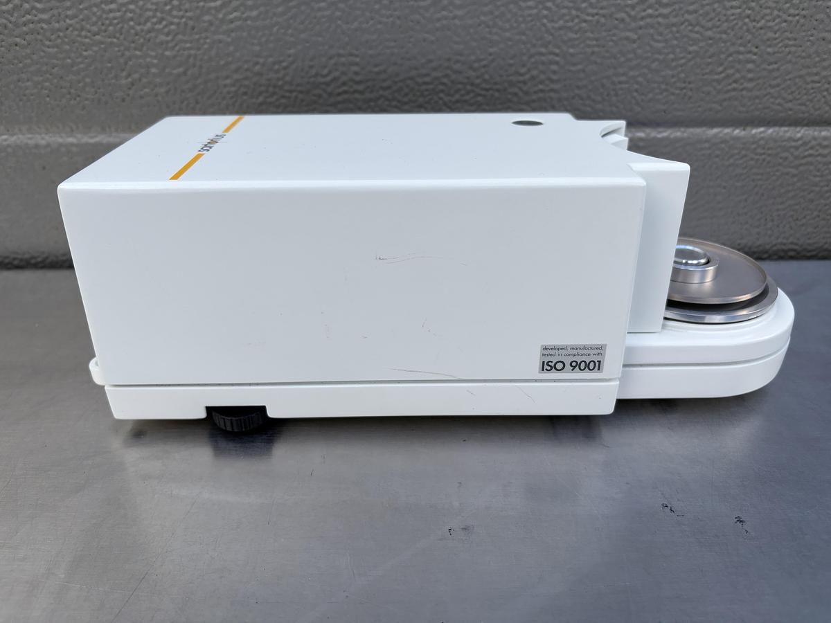 Used Sartorius CC6 Mass Comparator 6g 0.0001mg 0.1µg E2 F1 Metrology Balance , glass draft shield missing !!