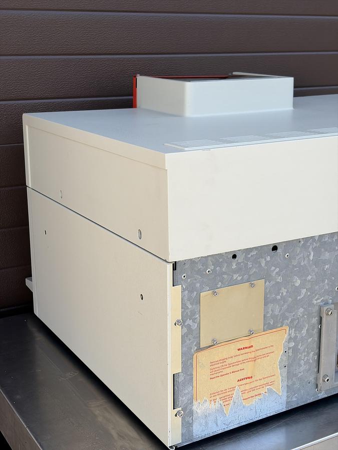 Used 2x SET Perkin-Elmer 1100 HPLC System with Autosampler and Accessories