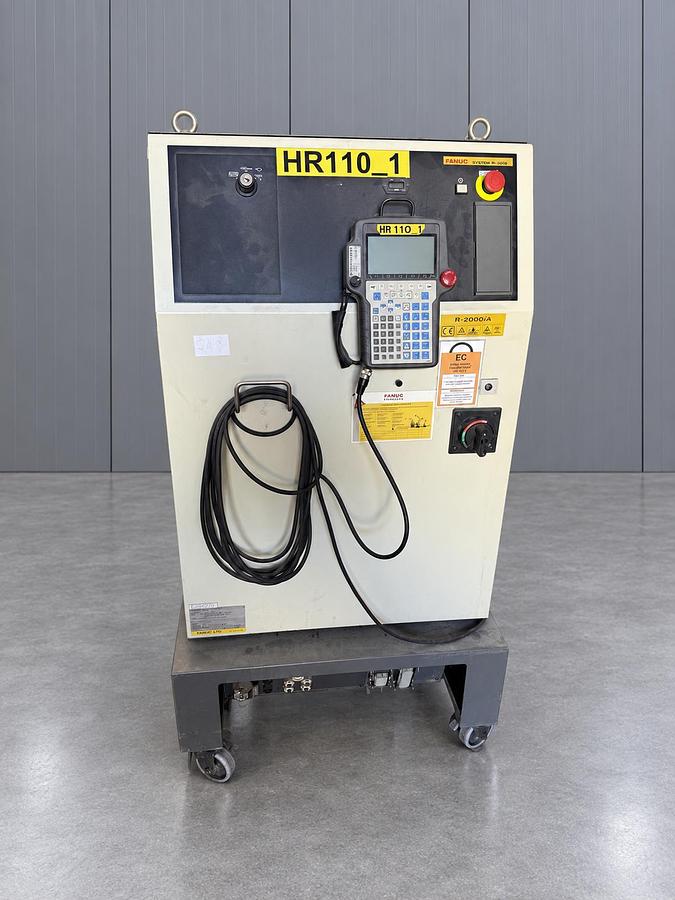 Used FANUC R-2000iA / 210F Robot 210kg R-J3iB Controller Teach Pendant 2650mm
