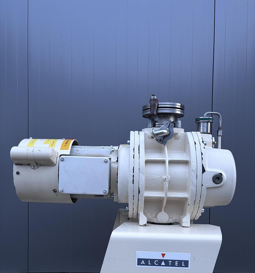 Used Alcatel RSV300 Roots Vacuum Booster Fomblin PFPE Viton Semiconductor Pump