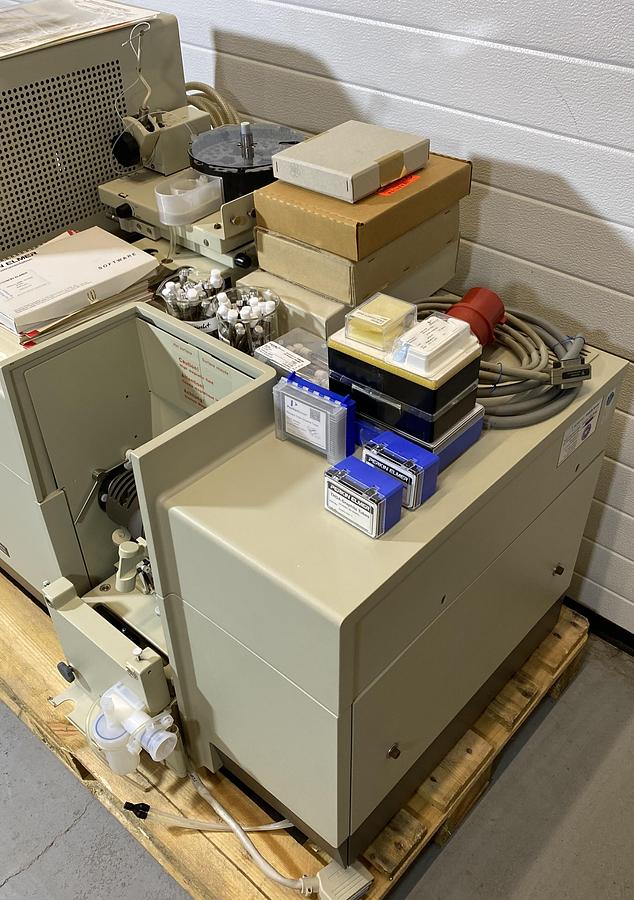 Used Perkin Elmer SIMAA 6000 / AS72 , Spectrometer , atomic absorption spectrometer