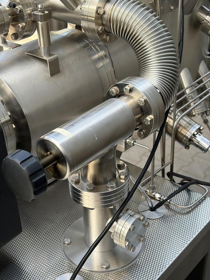Used Scienta Omicron / MBE-Komponenten UHV MBE Multiprobe E-Beam Evaporation System – EBVM200, GENIUS, HABS, SH150, StarCell, TMU201