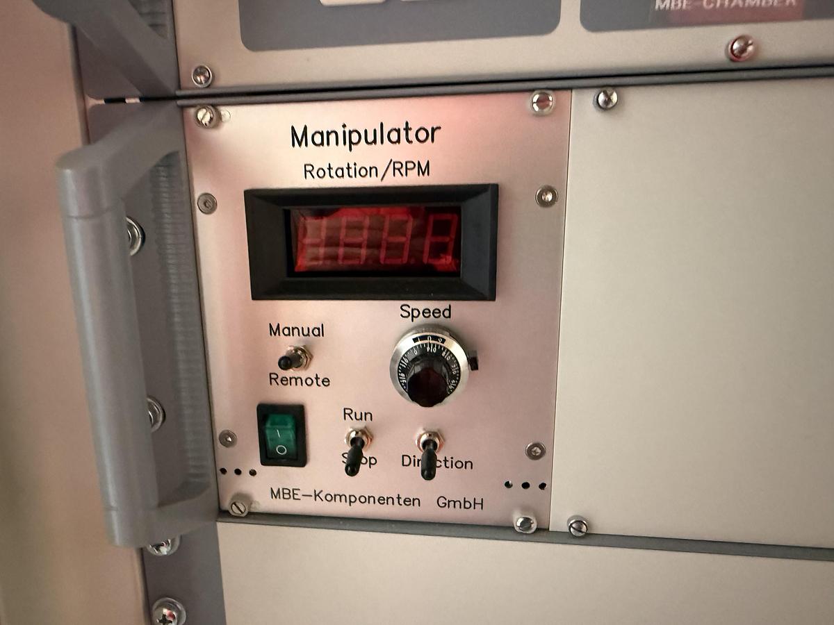 Used Scienta Omicron / MBE-Komponenten UHV MBE Multiprobe E-Beam Evaporation System – EBVM200, GENIUS, HABS, SH150, StarCell, TMU201