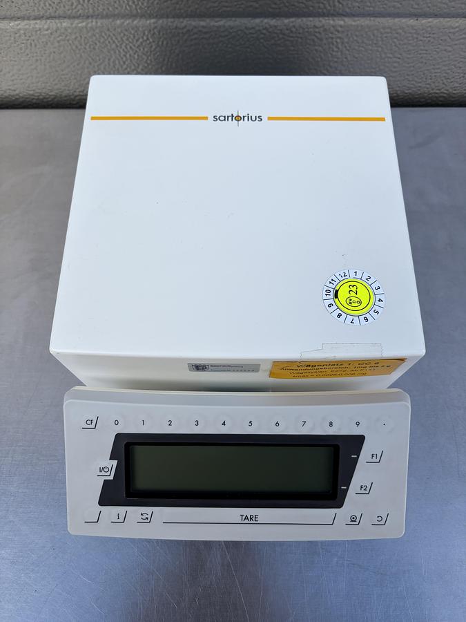 Used Sartorius CC6 Mass Comparator 6g 0.0001mg 0.1µg E2 F1 Metrology Balance , glass draft shield missing !!