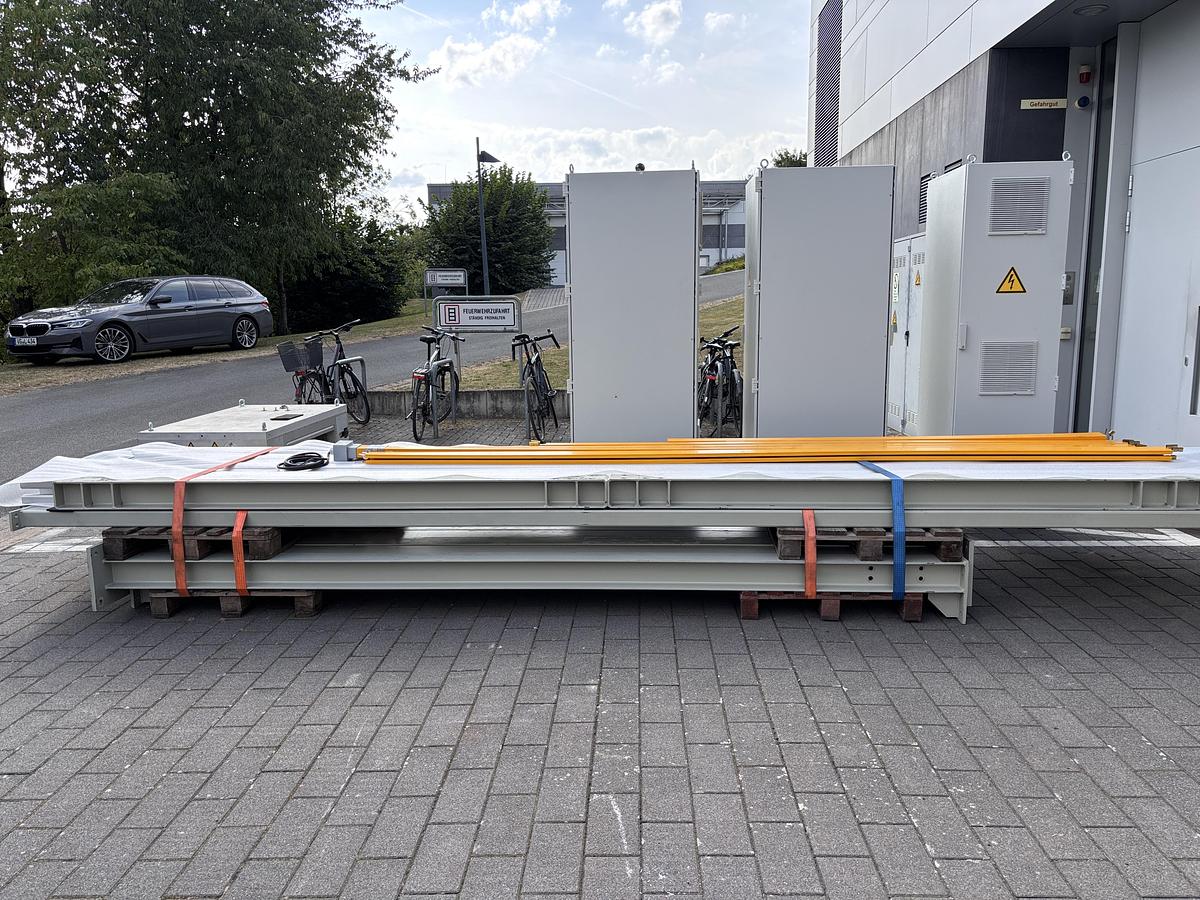 Used Konecranes Crane System 500 kg – 18 m Runway, 4 m Height – complete rails/free-standing frame