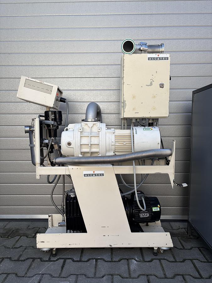 Used STS 310PC Dual-Frequency PECVD Plasma Deposition System + Leybold Sogevac + PC