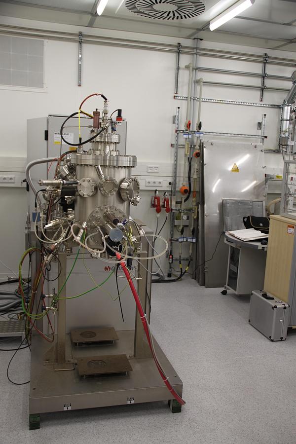 Used Scienta Omicron , Omicron Nanotechnologie UHV MBE Multiprobe System EBVM 200