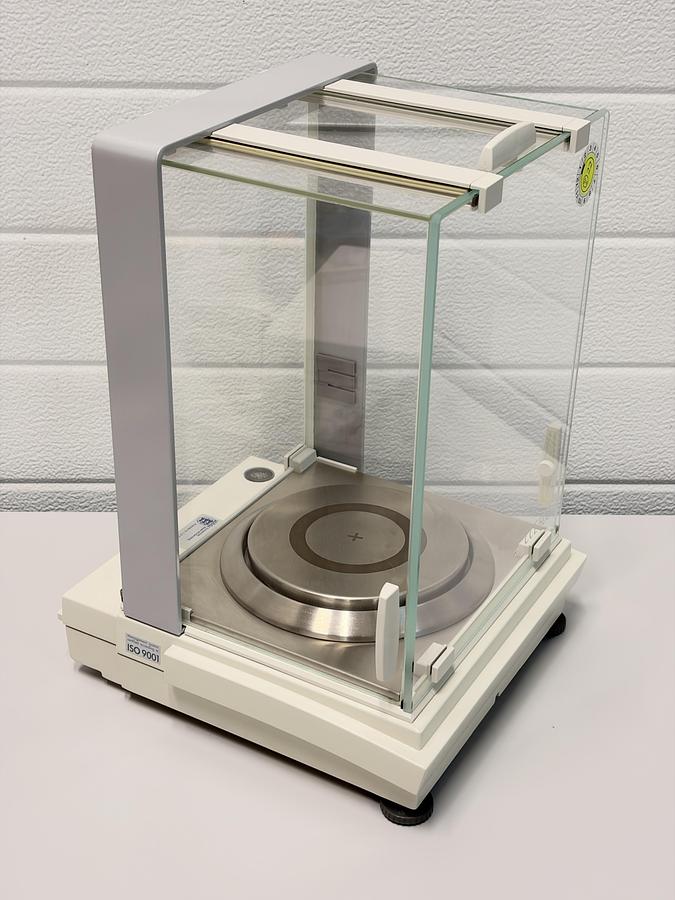 Used Sartorius CCE5004 Mass Comparator – 5100 g / 0.2 mg – E1 / E2 Metrology