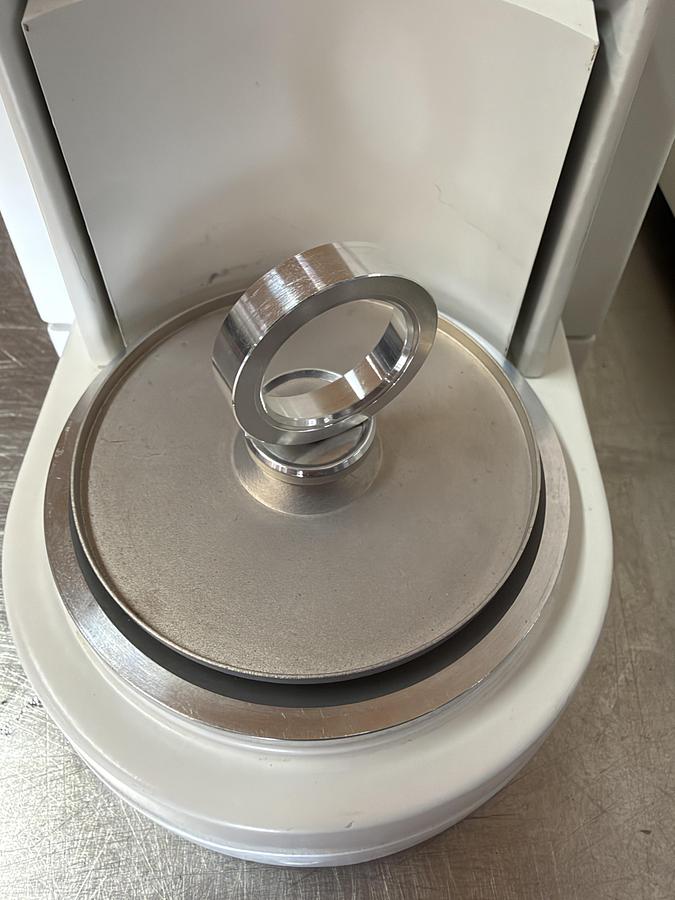 Used Sartorius CC6 Mass Comparator 6g 0.0001mg 0.1µg E2 F1 Metrology Balance , glass draft shield missing !!