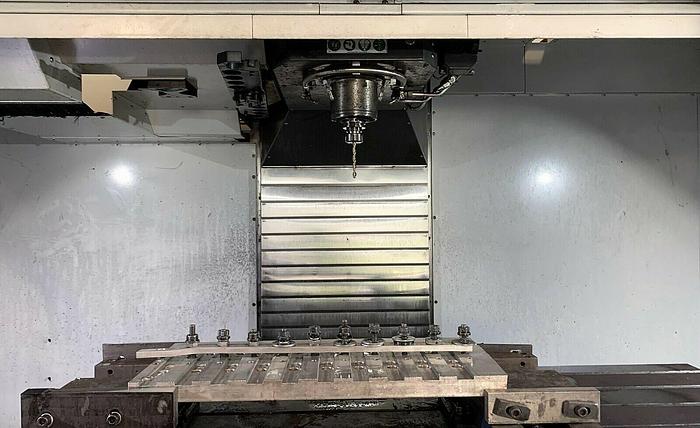 Used 2018 HAAS VF-8 CNC Vertical Machining Center *** Only 900 Cutting Hours***