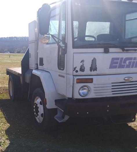 Used 2002 FREIGHTLINER FLD112