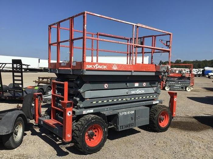 Used 2015 SKYTRACK SJ7135RT Rough Terrain Scissor, Duel Fuel, 4 x 4, Outriggers