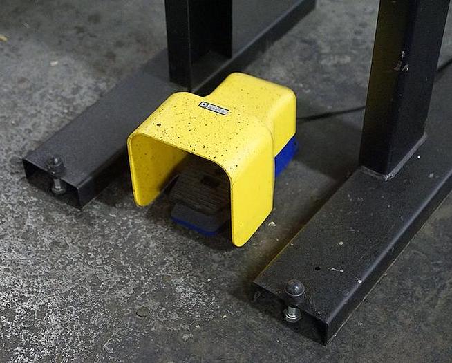 Used TAURUS 2KDE DOUBLE-HEAD UNDERPINNER WITH DIGITAL CONTROLS