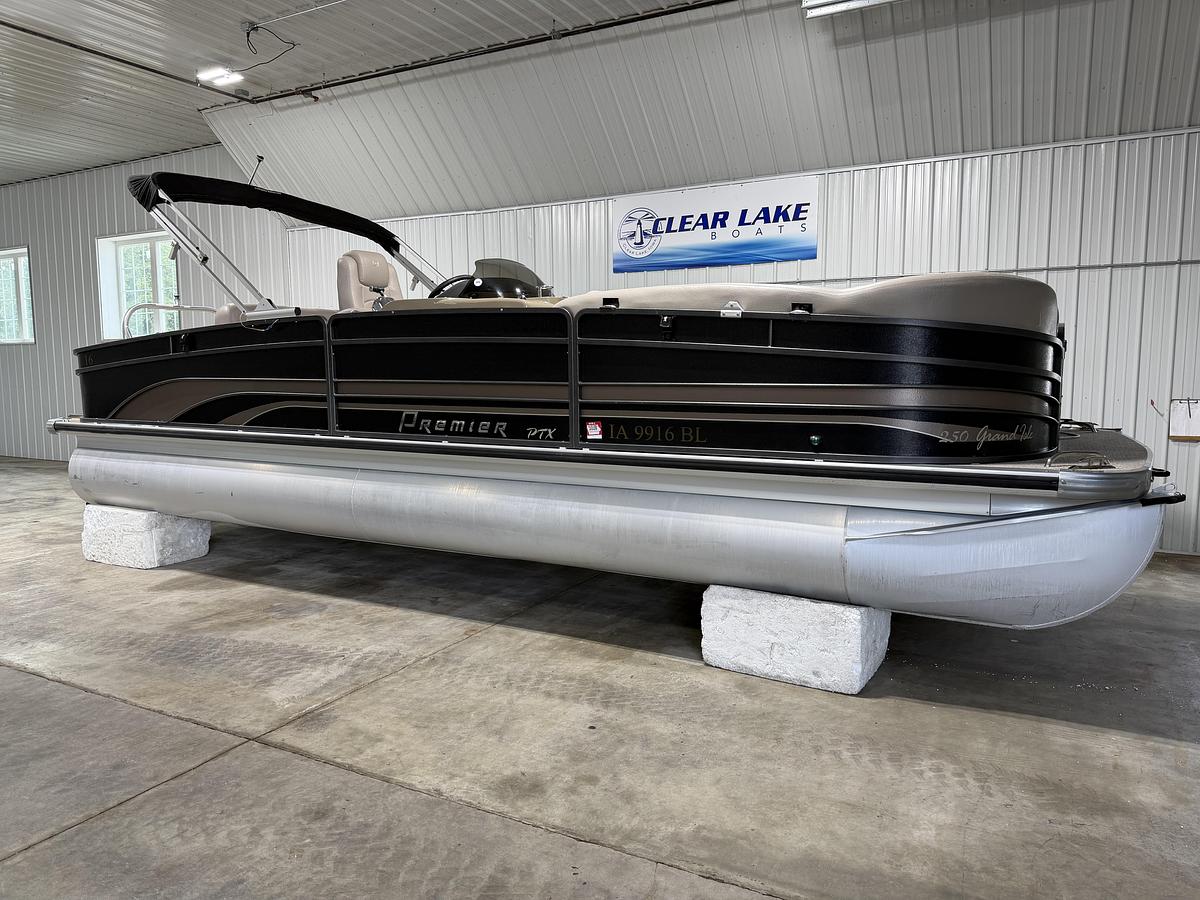 Used 2011 Premier 250 Grand Isle I/O