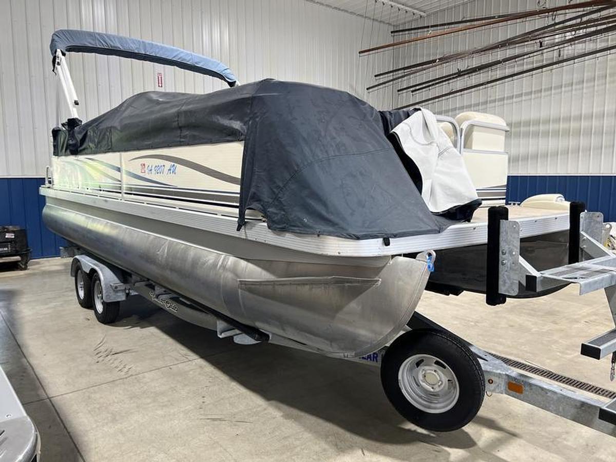 Used 2003 Bennington 2275 LX